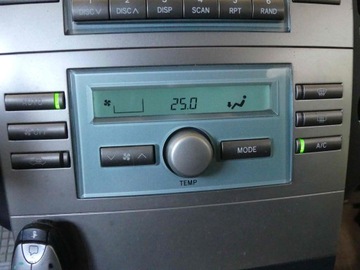 KONZOLA PANEL VENTILACE TOYOTA COROLLA VERSO II
