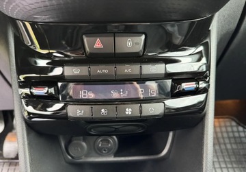 Peugeot 2008 I SUV 1.2 PureTech 110KM 2015 Peugeot 2008 CROSSWAY 77 tys.km PISEMNA GWARANCJA w cenie Transport KRE, zdjęcie 34