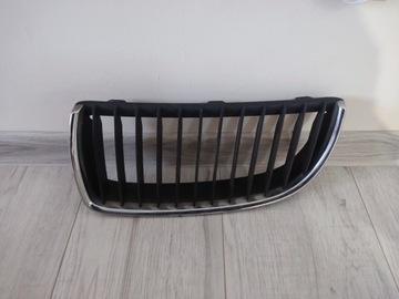 BMW 3 E90 E91 LEDVINA MASKA MŘÍŽKA CHRÓM LEVÝ 7120007