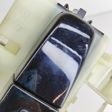 KIA SOUL 2019 PŘEDNÍ STRANA LEVÝ KLIKA VNĚJŠÍ DVEŘE PŘEDNÍCH