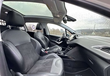 Peugeot 2008 I SUV Facelifting 1.2 PureTech 110KM 2018 Peugeot 2008 Peugeot 2008 PureTech 110 StopampStart Crossway 1.2 Benzyna, zdjęcie 24