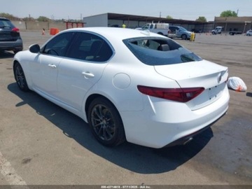 Alfa Romeo Giulia II Sedan Facelifting 2.0 Turbo 280KM 2020 Alfa Romeo Giulia 2020 Alfa Romeo Giulia RWD 2.0 Benzyna 280KM, zdjęcie 2