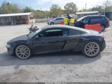 Audi R8 I Coupe 4.2 V8 FSI 430KM 2015 Audi R8 Coupe 4.2 2015 4.2 Benzyna 430KM, zdjęcie 3