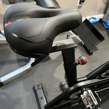 ДЫШАЩЕЕ СПОРТИВНОЕ СИДЕНЬЕ ДЛЯ ВЕЛОСИПЕДА ИЗ ВОДОНЕПРОНИЦАЕМОЙ ПЕНЫ АКТИВНАЯ ЗОНА