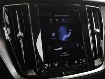 Volvo V60 II  Kombi Plug-in 2.0 T6 Plug-In Hybrid 341KM 2020 Volvo V60 Inscription Expression PHEV AWD T6, zdjęcie 28