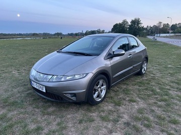 Honda Civic VIII Hatchback 3d 1.8 i-VTEC 140KM 2007 Honda civic 1.8 benzyna, zdjęcie 8
