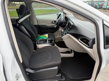 Chrysler Pacifica II 3.6 V6 291KM 2020 Chrysler Pacifica , 8 osób, zdjęcie 15