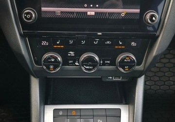 Skoda Octavia III Kombi Facelifting 1.5 TSI ACT 150KM 2020 Skoda Octavia kombi Pakiet Amazing, Tempomat, GPS, Podgrzewane fotele,Sal, zdjęcie 24