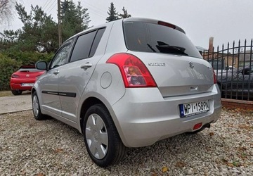 Suzuki Swift IV Hatchback 5d 1.3 92KM 2010 Suzuki Swift Suzuki Swift 2010 1.3 16V Klima Bezwypadkowy 1.3 Benzyna 92KM, zdjęcie 5
