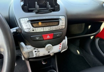 Citroen C1 I Hatchback 5d Facelifting 2012 1.0 i 68KM 2013 Citroen C1 1,0 68KM Klimatyzacja Benzyna 68KM, zdjęcie 15