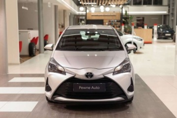 Toyota Yaris III Hatchback 5d Facelifting 2017 1.5 Dual VVT-iE 111KM 2017 Toyota Yaris 1.5 Active 1.5 BenzynaLPG 111KM