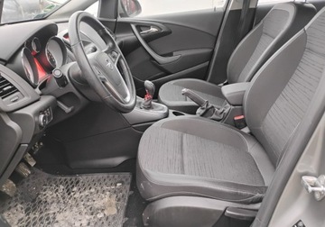 Opel Astra J Sedan 1.6 Twinport ECOTEC 115KM 2016 Opel Astra 2016r, 1.6 Benzyna. SALON POLSKA. Uszkodzony tyl. Jezdzi. 1.6, zdjęcie 6