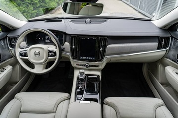 Volvo V90 II Plug-In Facelifting 2.0 T8 Plug-In Hybrid 455KM 2025 Volvo V90 Ultra Dark T8 AWD Plug-in hybrid (310 +, zdjęcie 22