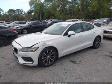 Volvo S60 III 2021 Volvo S60 T5 Momentum 2021 2.0 Benzyna 250KM, zdjęcie 1