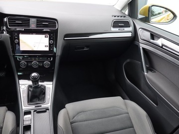 Volkswagen Golf VII Hatchback 5d Facelifting 1.4 TSI 150KM 2017 VW Golf 1.4 TSI, Salon Polska, Navi, Klima, zdjęcie 7