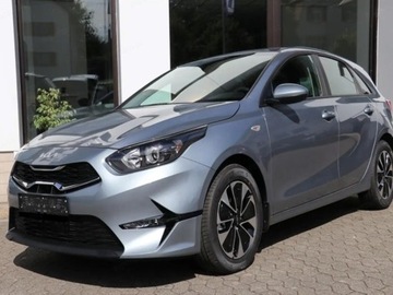 Kia Ceed III Hatchback Facelifting  1.5 T-GDI 140KM 2025 KIA Cee&#039;d 1.5 T-GDI Hatchback 140KM 2025