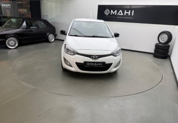 Hyundai i20 I Hatchback 5d Facelifting 1.2 DOHC 85KM 2013 Hyundai i20 Benzyna Klima Alu Led Raty Zamiana Gwarancja 1.2 Benzyna 85KM, zdjęcie 2