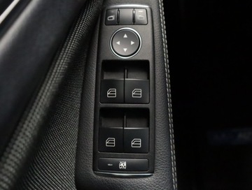 Mercedes Klasa A W176 Hatchback 5d 1.6 180 BlueEFFICIENCY 122KM 2014 Mercedes A A 180, Skóra, Navi, Klima, Parktronic, zdjęcie 17