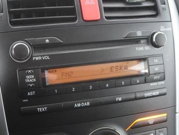 Toyota Auris I Hatchback 1.6 Valvematic 132KM 2010 Toyota Auris 1.6 Valvematic, Klima, Klimatronic, zdjęcie 12