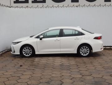 Toyota Corolla XII Sedan 1.8 Hybrid 122KM 2022 Toyota Corolla 1.8 Hybrid, Salon Polska, zdjęcie 2