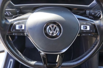 Volkswagen Tiguan II SUV 2.0 TDI 150KM 2018 Volkswagen Tiguan 2.0 TDI CR 150 KM, 4x4, DSG, Navi, Kamera, FV23, Salon P, zdjęcie 19