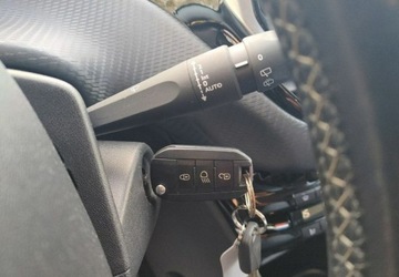 Peugeot 2008 I SUV Facelifting 1.2 PureTech 110KM 2017 Peugeot 2008 Skora Super wersja 1.2 Benzyna 110KM, zdjęcie 25