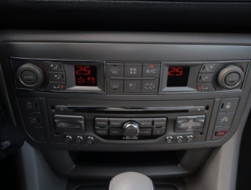 Citroen C5 III Sedan 2.0 HDi FAP 163KM 2013 Citroen C5 2.0 HDi, Automat, Navi, Xenon, Klima, zdjęcie 12