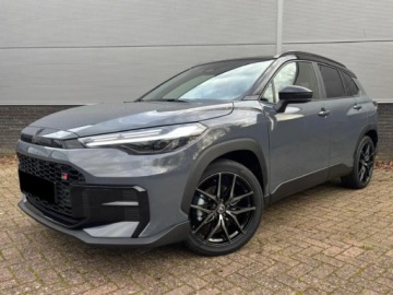 Toyota Corolla Cross 2025 Od ręki - GR Sport 2.0 Hybrid Dynamic Force 180KM | Podgrzewane fotele!, zdjęcie 1