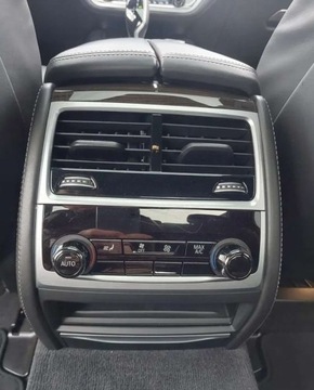 BMW Seria 7 G11-G12 Sedan 750i 450KM 2017 BMW Seria 7 4.4 Benzyna 450KM, zdjęcie 19