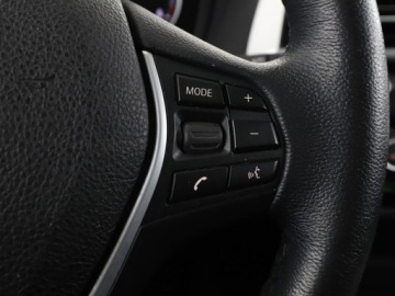 BMW Seria 1 F40 2019 BMW 118 2.0d Automat Urban Line Navi Tempomat, zdjęcie 28