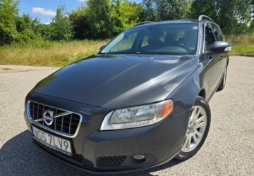 Volvo V70 III Kombi 2.0 TD 136KM 2009 Volvo V70 Volvo V70 2.0D Momentum 2.0 Diesel 136KM, zdjęcie 2