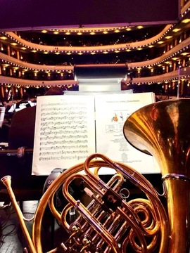 Магнитная подставка для карандашей из латуни Witch