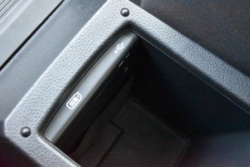 Volkswagen Golf VII Hatchback 3d 1.6 TDI-CR DPF 105KM 2014 Volkswagen Golf VII CUP Edition 1.6TDI 105KM 5drzwi ACC BOGATA Wersja 2014r, zdjęcie 39