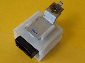 RELÉ HONDA FR-V 38140-S1C-E01 NR1689