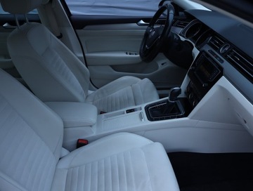 Volkswagen Passat B8 Limousine 1.8 TSI BlueMotion Technology 180KM 2017 VW Passat 1.8 TSI, Salon Polska, Serwis ASO, zdjęcie 8