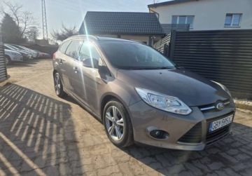 Ford Focus III Kombi Facelifting 1.0 EcoBoost 125KM 2014 Ford Focus Przeglad I ubezpieczenie do Wrzesnia. Zwolnienie z PCC. 125KM, zdjęcie 4