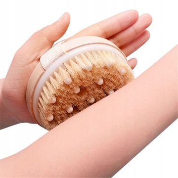 Деревянная ванна для влажного и сухого массажа тела.