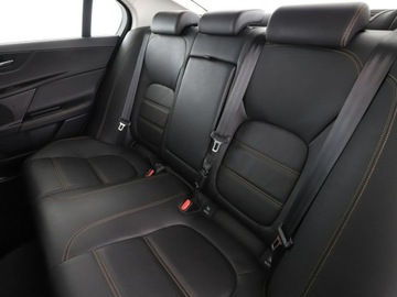 Jaguar XE Sedan 2.0 i4 180KM 2018 Jaguar XE niski przebieg skóra navi virtual, zdjęcie 16