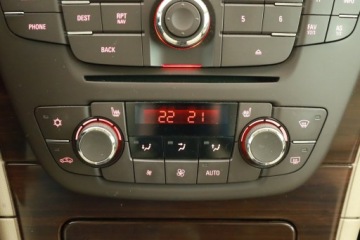 Opel Insignia I Sedan 1.8 Twinport ECOTEC 140KM 2009 Opel Insignia 1.8, Navi, Xenon, Klima, zdjęcie 9