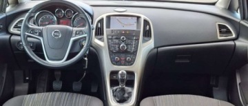 Opel Astra J Sports Tourer 1.6 Turbo ECOTEC 180KM 2011 Opel Astra Opel Astra 1.6 Turbo Cosmo 1.6 Benzyna 180KM, zdjęcie 11