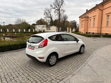 Ford Fiesta VII 2013 Ford Fiesta 1.25 benzyna Biała perełka, zdjęcie 4