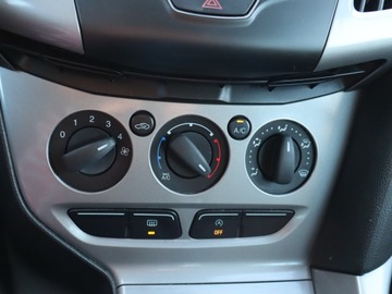 Ford Focus III Hatchback 5d 1.6 Duratorq TDCi DPF 95KM 2012 Ford Focus 1.6 TDCi, Klima, zdjęcie 12