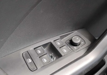 Volkswagen T-Cross SUV 1.0 TSI 110KM 2022 Volkswagen T-Cross I rej 03.2023r, 1.0 TSI. Uszkodzony lewy bok. Poobijany, zdjęcie 11