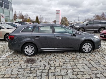 Toyota Avensis III Wagon Facelifting 2015 1.6 D-4D 112KM 2017 Toyota Avensis III (2009-), zdjęcie 11