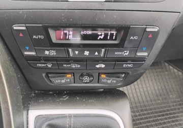 Honda Civic IX Hatchback 5d 2.2 i-DTEC 150KM 2012 Honda Civic 2012r, 2.2 CDTI. Lekko uszkodzony lewy przod. Jezdzi. 2.2, zdjęcie 14