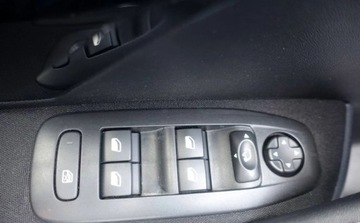 Peugeot 208 I Hatchback 5d Facelifting 1.2 PureTech 82KM 2018 Peugeot 208 1.2 83KM LIFT Niski przebieg Bez korozji Klima Android Auto Mi, zdjęcie 27