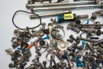 SUZUKI GSX-R 600 750 КОМПЛЕКТ БОЛТОВ K4-K5