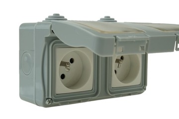 ДВОЙНАЯ РОЗЕТКА 250В 16А НАВЕРХНОСТНЫЙ МОНТАЖ, ВОДОНЕПРОНИЦАЕМАЯ IP55 FAMATEL