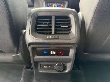 Volkswagen Tiguan II SUV Facelifting 2.0 TDI 150KM 2022 Volkswagen Tiguan 2.0 TDI 150KM 4x4 DSG MATRIX Kamera360 Hak Niski Przebie, zdjęcie 38