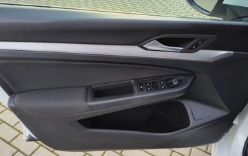 Volkswagen Golf VIII Hatchback 1.0 TSI 110KM 2022 Volkswagen Golf 1.0 TSI 110KM Life Salon PL FV 23%, zdjęcie 19